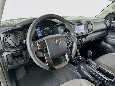 Used 2018 Toyota Tacoma SR w/ SR Convenience Package RWD image 10