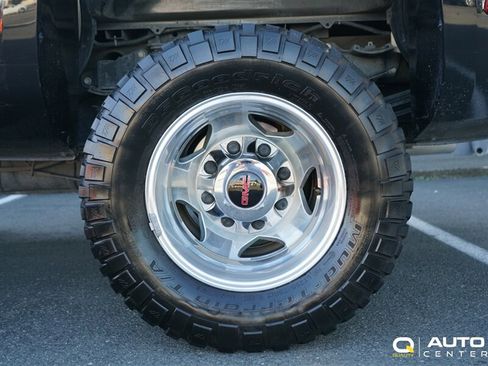 Used 2019 GMC Sierra 3500 Denali w/ Duramax Plus Package AWD/4WD image 10