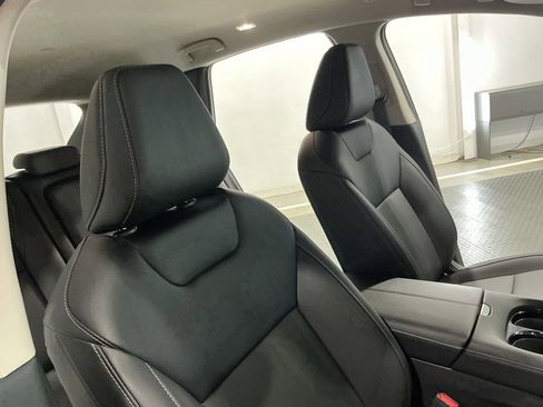 Used 2025 Nissan Murano SV image 23