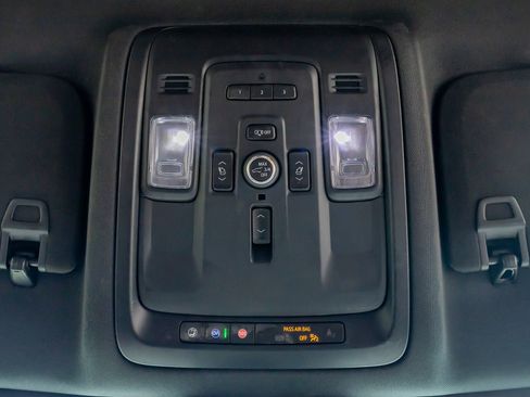 Used 2024 Chevrolet Suburban High Country image 29