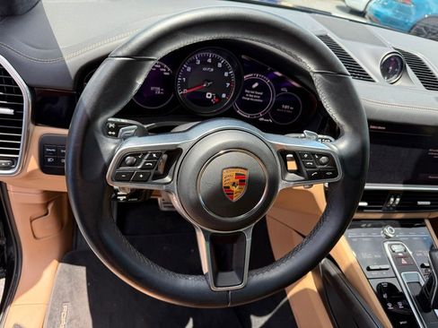 Used 2023 Porsche Cayenne GTS AWD/4WD image 11