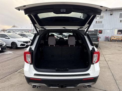 Used 2022 Ford Explorer Platinum w/ Technology Package AWD/4WD image 19