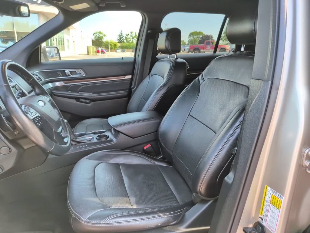 Used 2017 Ford Explorer Limited FWD image 16