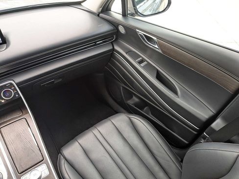 Used 2024 Genesis GV80 2.5T AWD/4WD image 18