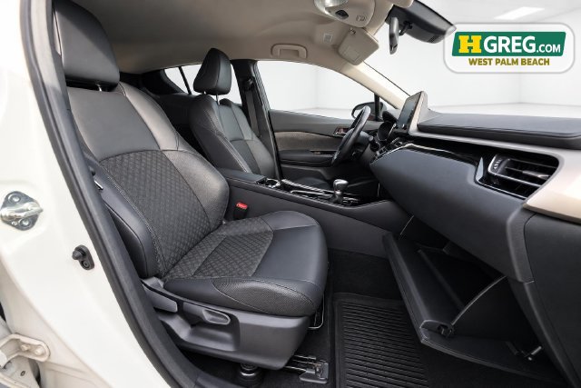 Used 2020 Toyota C-HR Limited FWD image 11