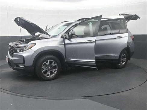 Certified 2023 Honda Passport TrailSport image 37