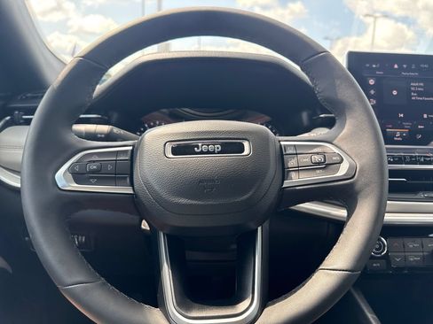 Certified 2025 Jeep Compass Limited AWD/4WD image 18