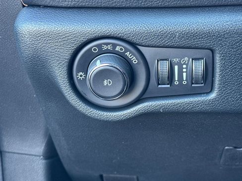 New 2026 Chrysler Pacifica Pinnacle image 33