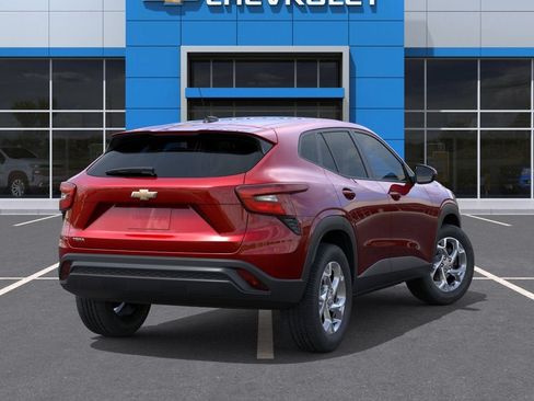 New 2026 Chevrolet Trax LS w/ LS Convenience Package FWD image 4