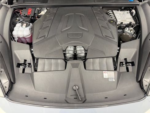 Certified 2025 Porsche Cayenne GTS AWD/4WD image 63