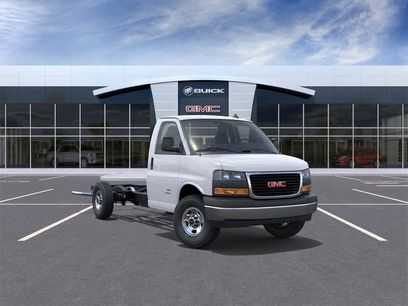 New 2025 GMC Savana 3500 w/ Power Convenience Package