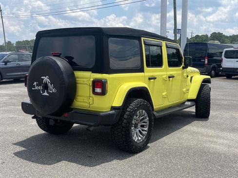 Used 2022 Jeep Wrangler Unlimited Sahara w/ Cold Weather Group AWD/4WD image 3