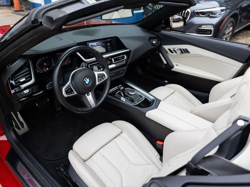 Used 2022 BMW Z4 sDrive30i w/ M Sport Package image 21