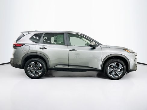 Used 2024 Nissan Rogue SV AWD/4WD image 10