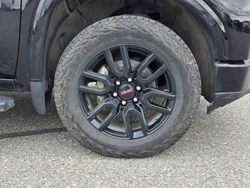 Used 2022 GMC Sierra 1500 Elevation w/ Elevation Premium Package AWD/4WD image 9