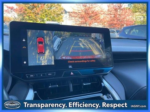 Used 2023 Toyota Venza Limited image 28