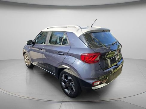 Used 2024 Hyundai Venue Limited FWD image 5