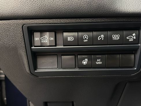 Used 2026 Toyota Tundra Limited AWD/4WD image 29