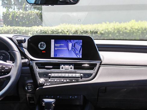 Used 2025 Lexus ES 300h w/ Premium Package FWD image 17