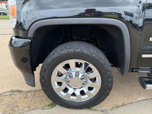 Used 2016 GMC Sierra 2500 Denali w/ Duramax Plus Package AWD/4WD image 37