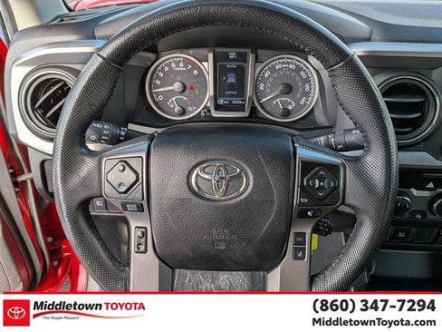 Certified 2022 Toyota Tacoma SR5 AWD/4WD image 17