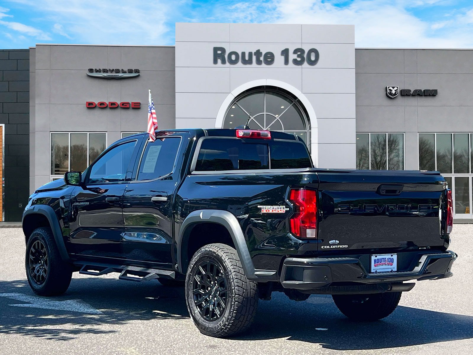 Used 2024 Chevrolet Colorado Trail Boss w/ Technology Package AWD/4WD image 3