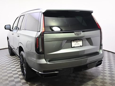 Used 2024 Cadillac Escalade Sport Platinum w/ LPO, ONYX Package AWD/4WD image 4