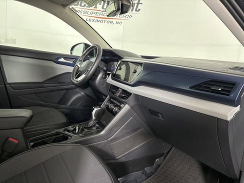 Used 2023 Volkswagen Taos SE w/ Panoramic Sunroof Package AWD/4WD image 28