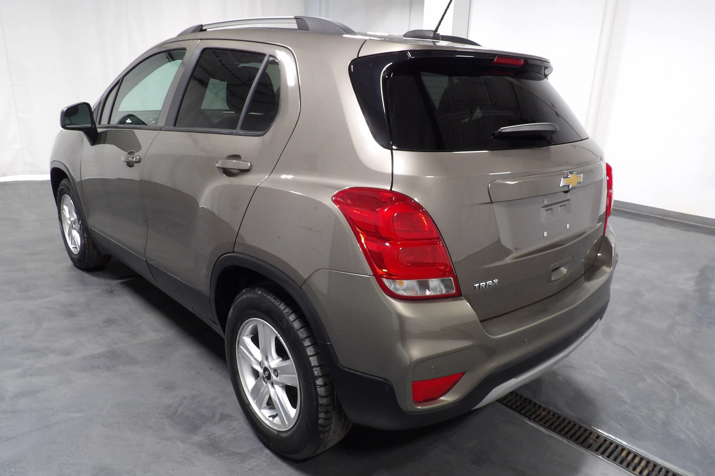 Used 2021 Chevrolet Trax LT w/ Driver Confidence Package FWD image 6