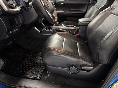 Used 2018 Toyota Tacoma Limited AWD/4WD image 28