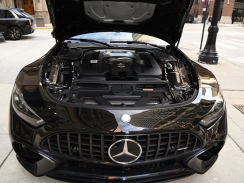 Used 2024 Mercedes-Benz SL 63 AMG 4MATIC image 27