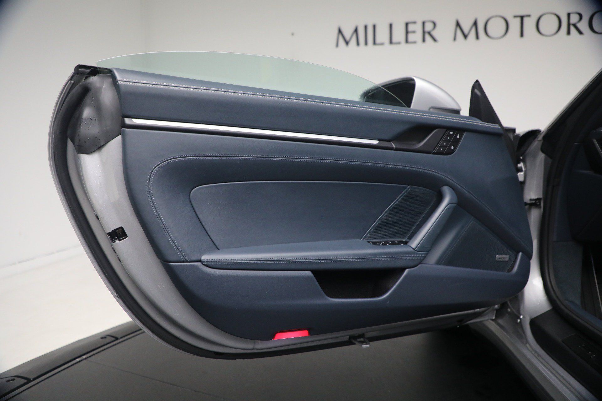 Used 2024 Porsche 911 Carrera GTS RWD image 37