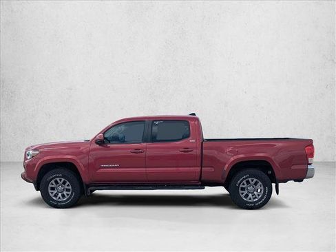 Used 2017 Toyota Tacoma SR5 w/ Tow Package RWD image 8