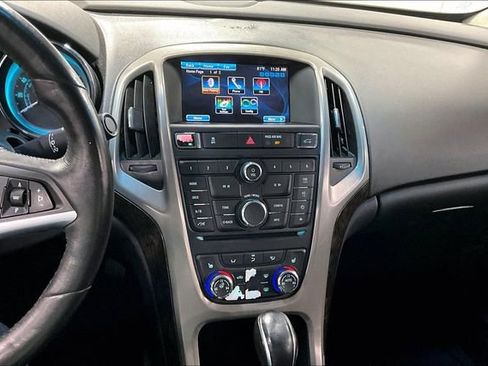 Used 2012 Buick Verano Leather FWD image 4