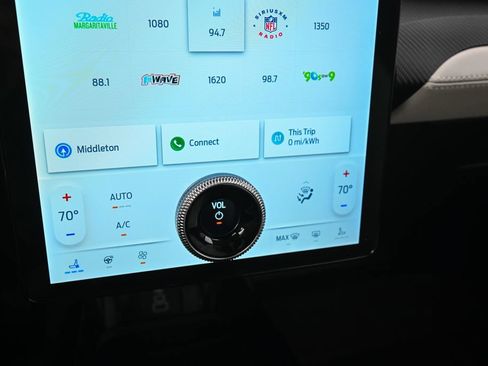 Used 2025 Ford Mustang Mach-E Premium AWD/4WD image 35