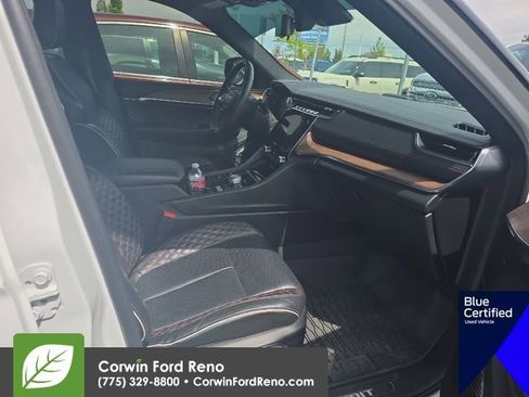 Used 2022 Jeep Grand Cherokee Summit w/ Advanced Protech Group IV AWD/4WD image 13