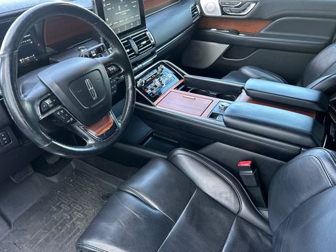 Used 2019 Lincoln Navigator L Reserve image 10