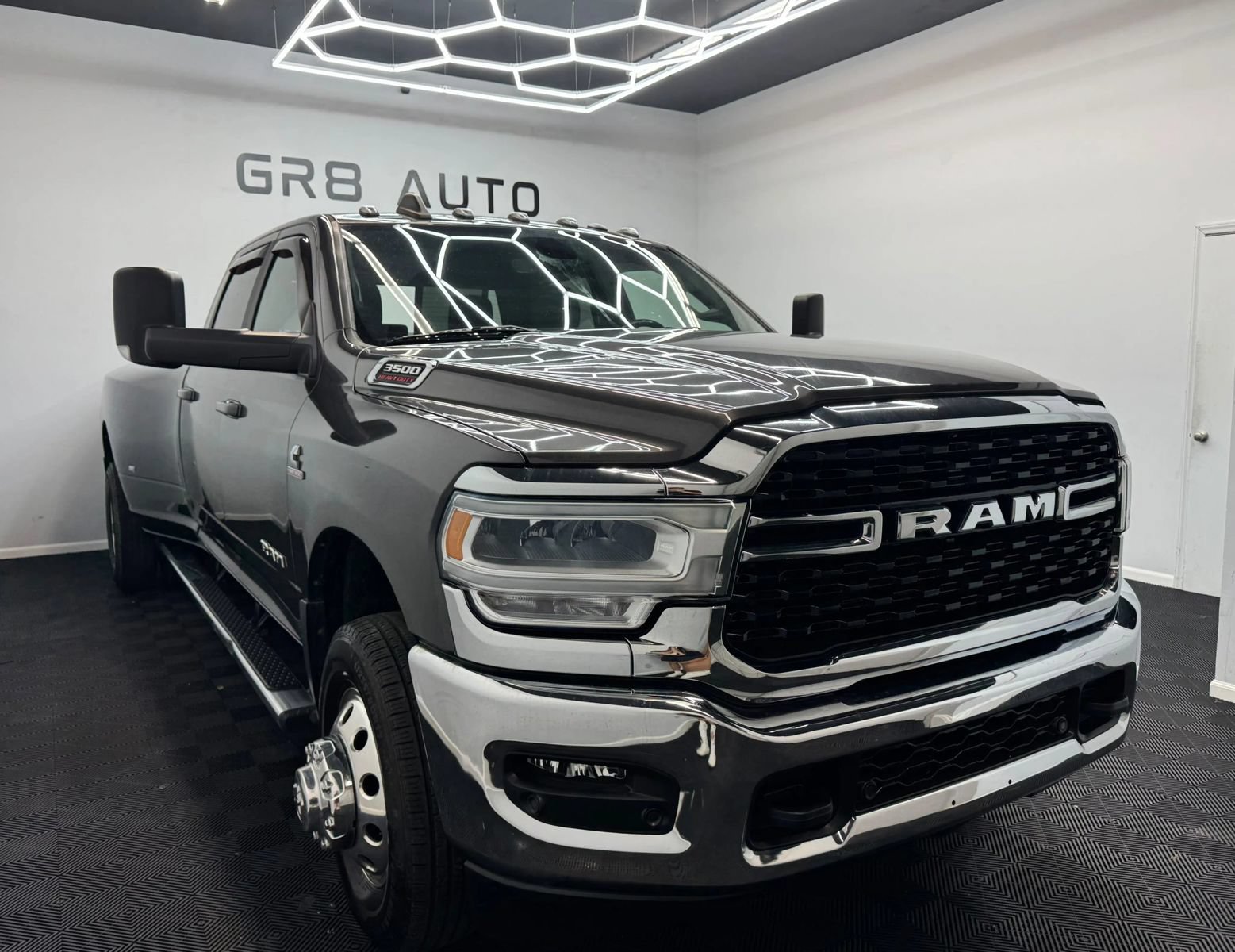 Used 2022 RAM 3500 Big Horn w/ Level B Equipment Group AWD/4WD image 11