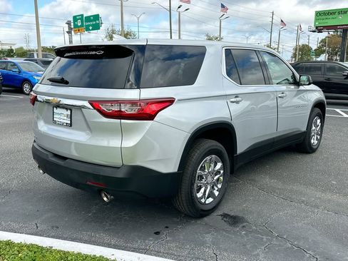Used 2021 Chevrolet Traverse LS image 6