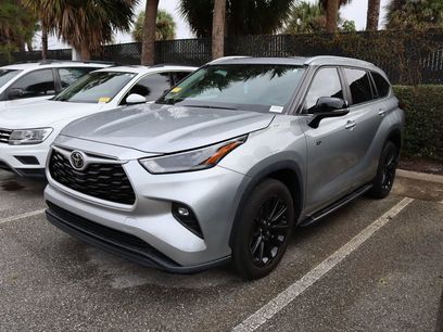 Used 2023 Toyota Highlander XLE