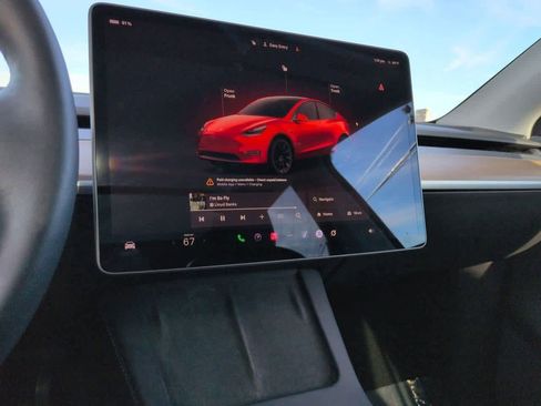 Used 2022 Tesla Model Y Long Range image 28