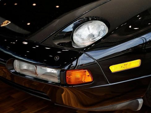 Used 1994 Porsche 928 GTS RWD image 16