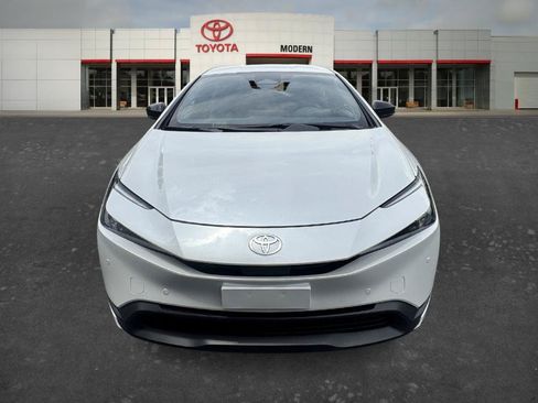 Certified 2025 Toyota Prius LE FWD image 2
