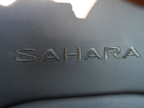 Used 2024 Jeep Wrangler Sahara w/ Technology Group image 5