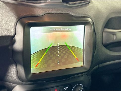 Used 2022 Jeep Renegade Altitude image 17