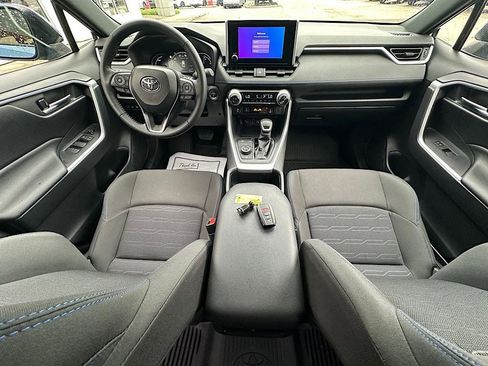 Certified 2025 Toyota RAV4 SE w/ Convenience Package AWD/4WD image 17