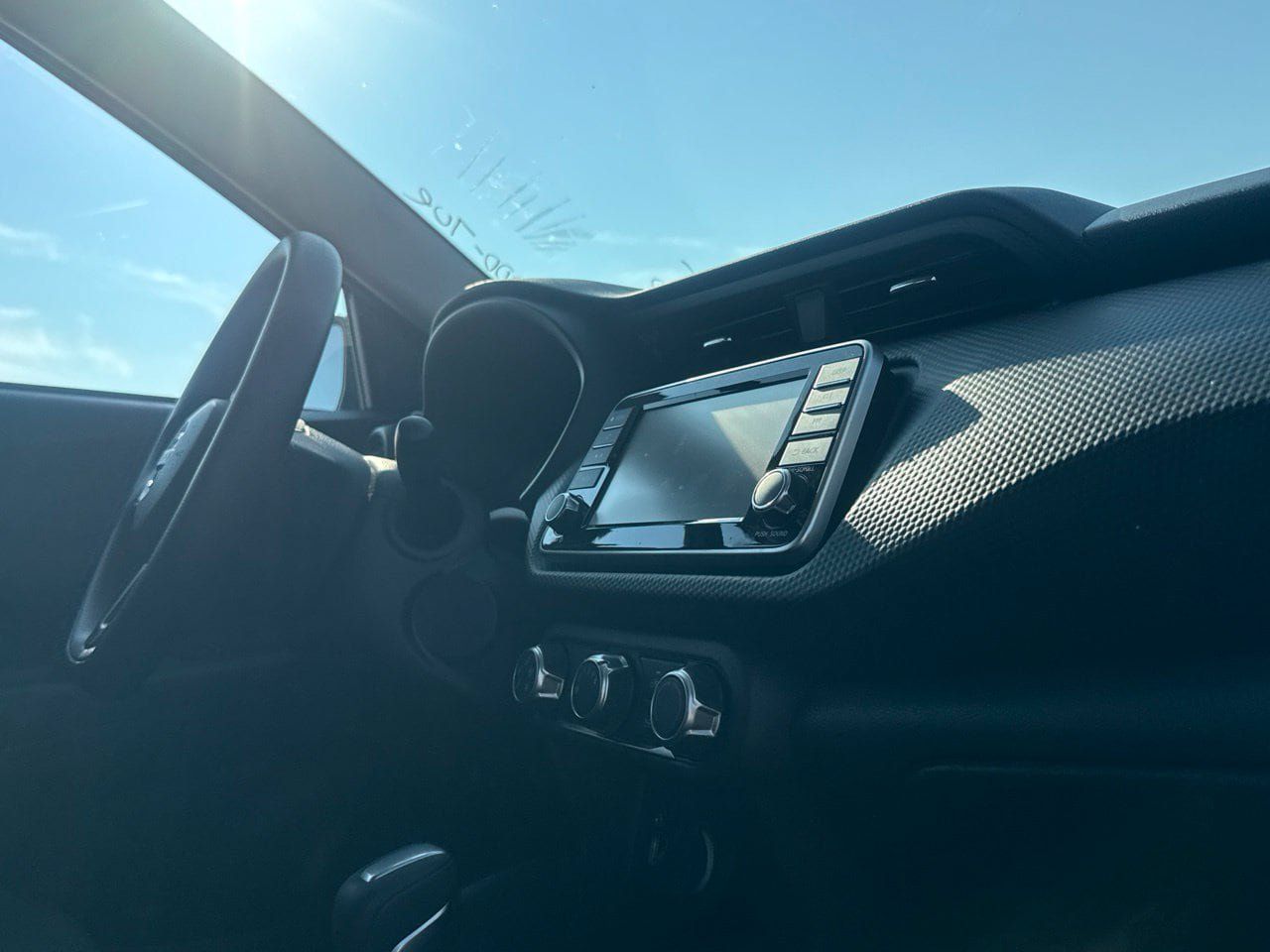 Certified 2025 Nissan Kicks Play S FWD image 26
