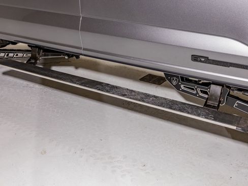 Used 2025 Ford F350 Platinum w/ FX4 Off-Road Package image 12