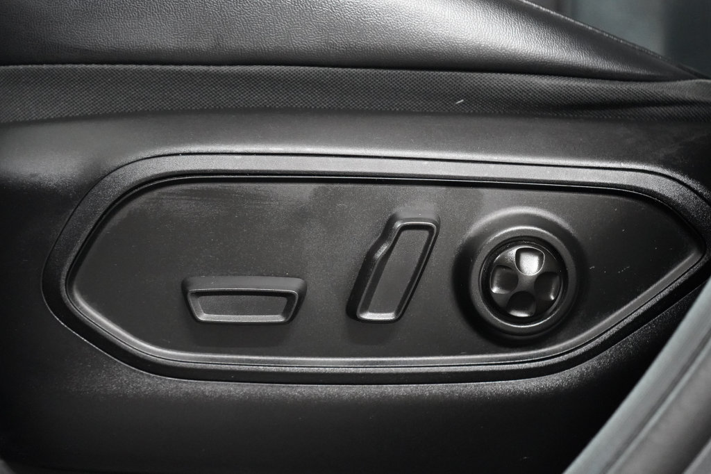 Used 2021 Jeep Grand Cherokee L Limited AWD/4WD image 17