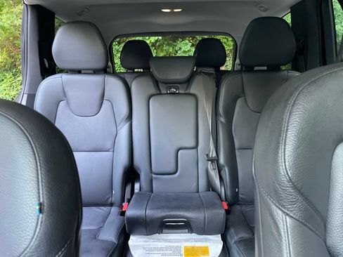 Certified 2024 Volvo XC90 B5 Plus AWD/4WD image 17
